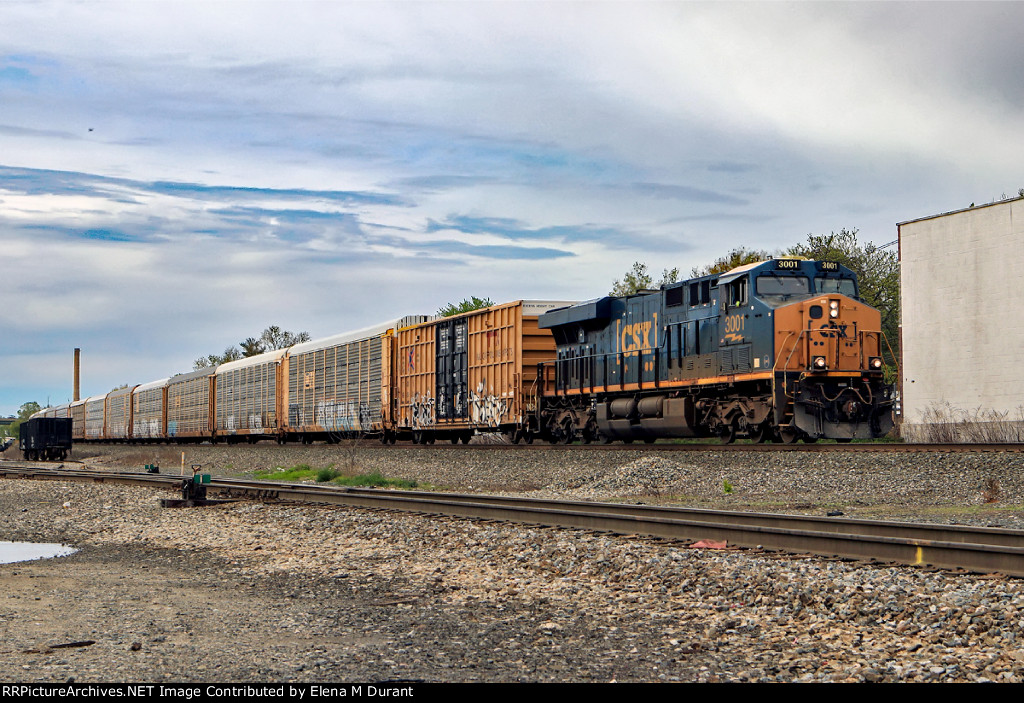 CSX 3001 on Q-433